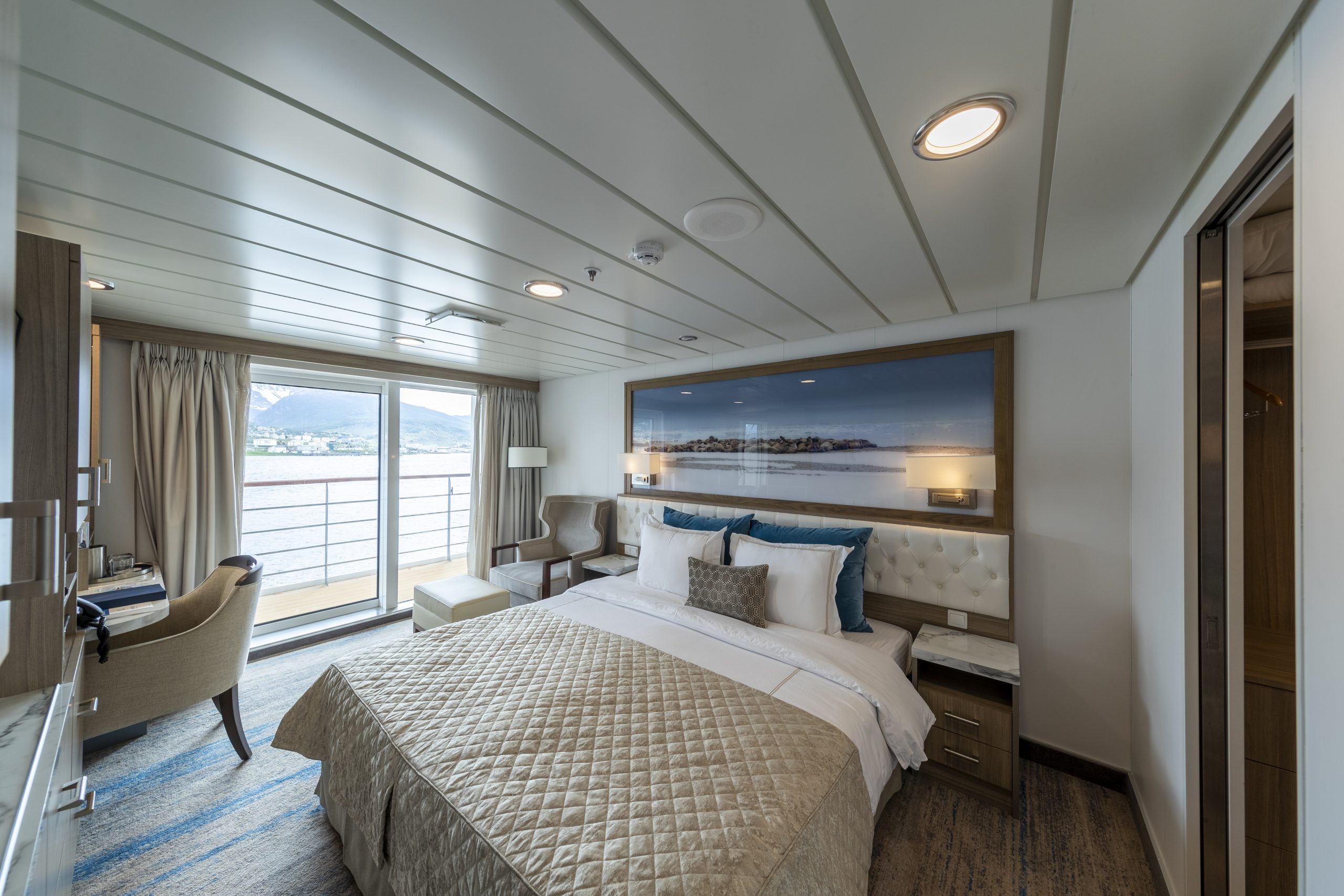 Greg Mortimer – Captain’s Suite 1