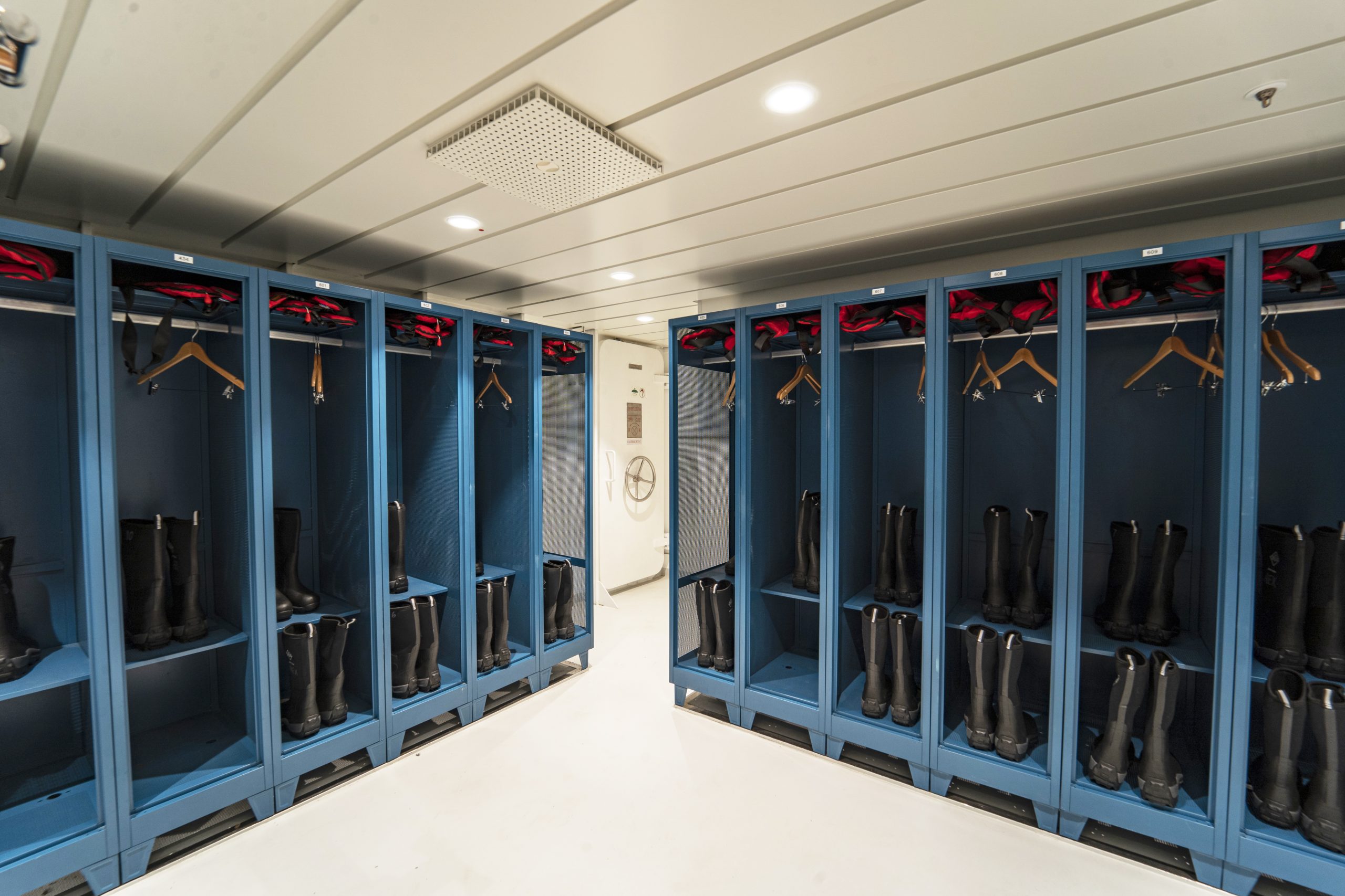 Greg Mortimer – Mud Room