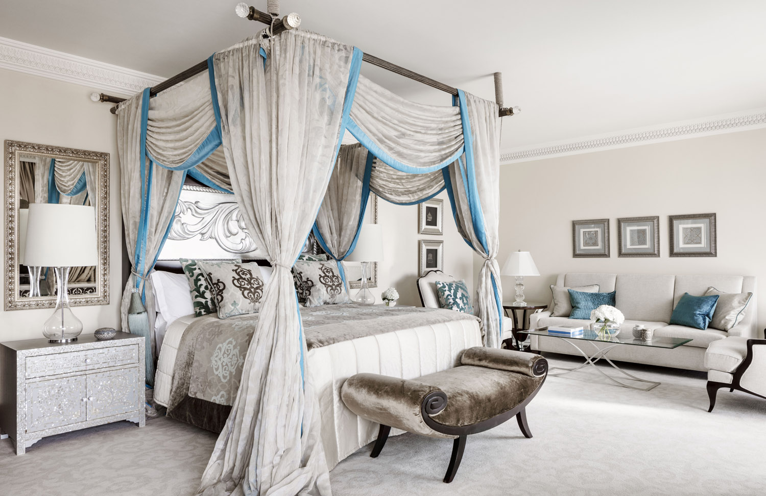 OO_RoyalMirage_Accomodation_The_Palace_Royal_Suite_Bedroom_1_small