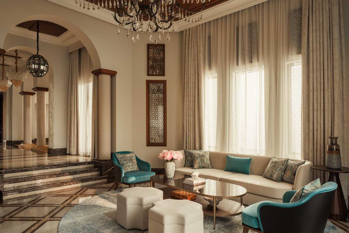 OO_RoyalMirage_BeachVilla_LivingRoom_Wide-1