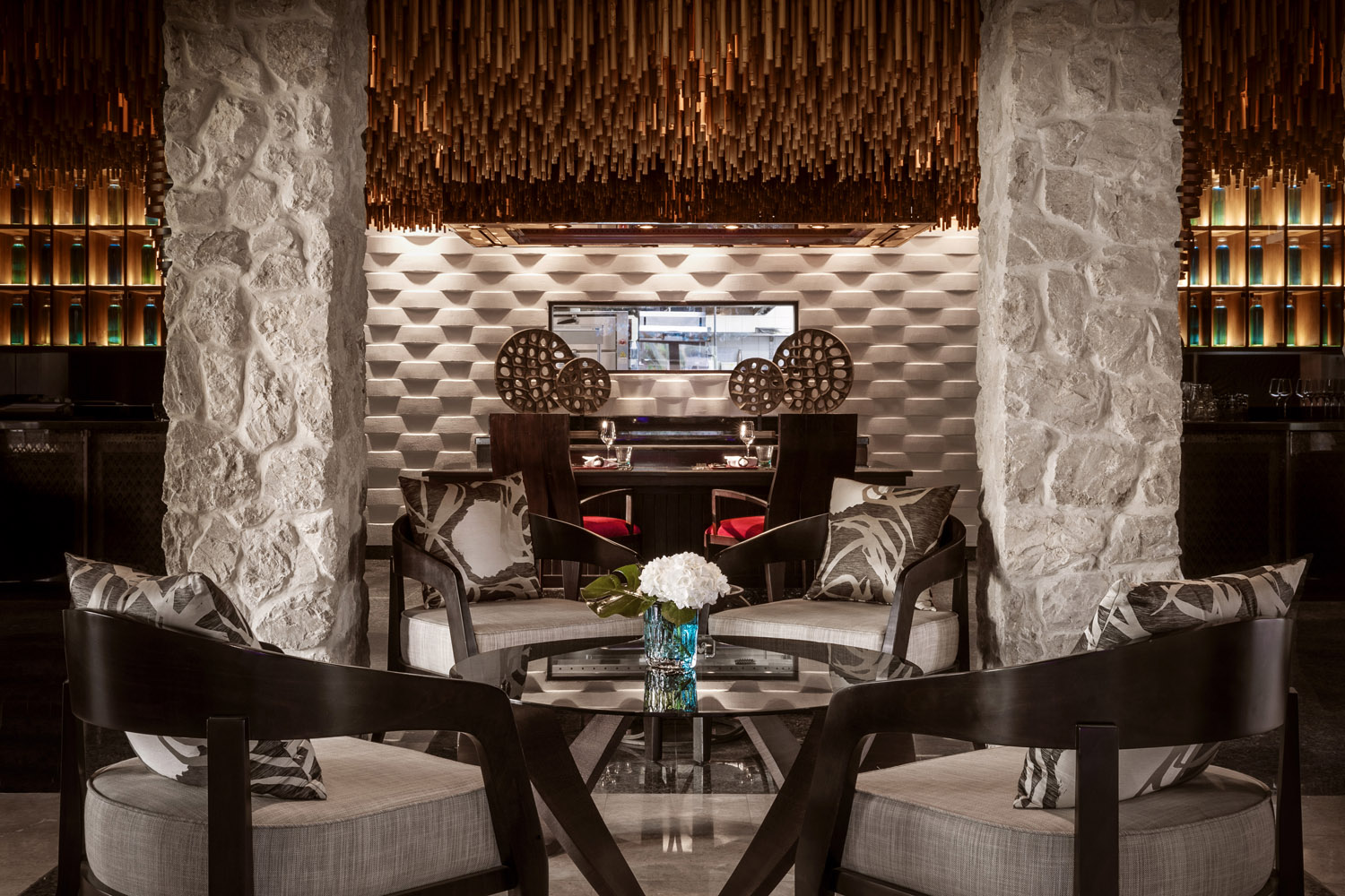 OO_RoyalMirage_FB_Eauzone_Bar_Seating_2485_small