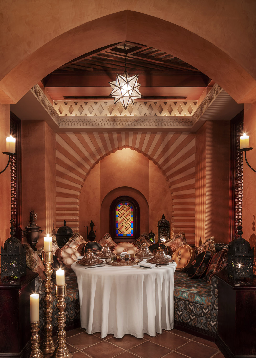 OO_RoyalMirage_FB_Tagine_Interior_Table_0025_small
