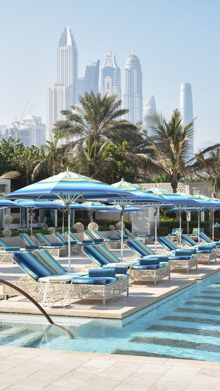 OO_RoyalMirage_Pool_DRIFT_Vertical-1-768×1365