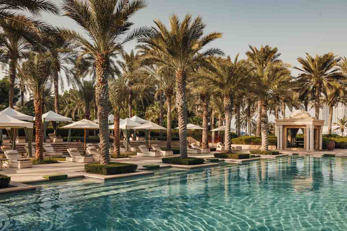 OO_RoyalMirage_Pool_TheResidence_Wide-1