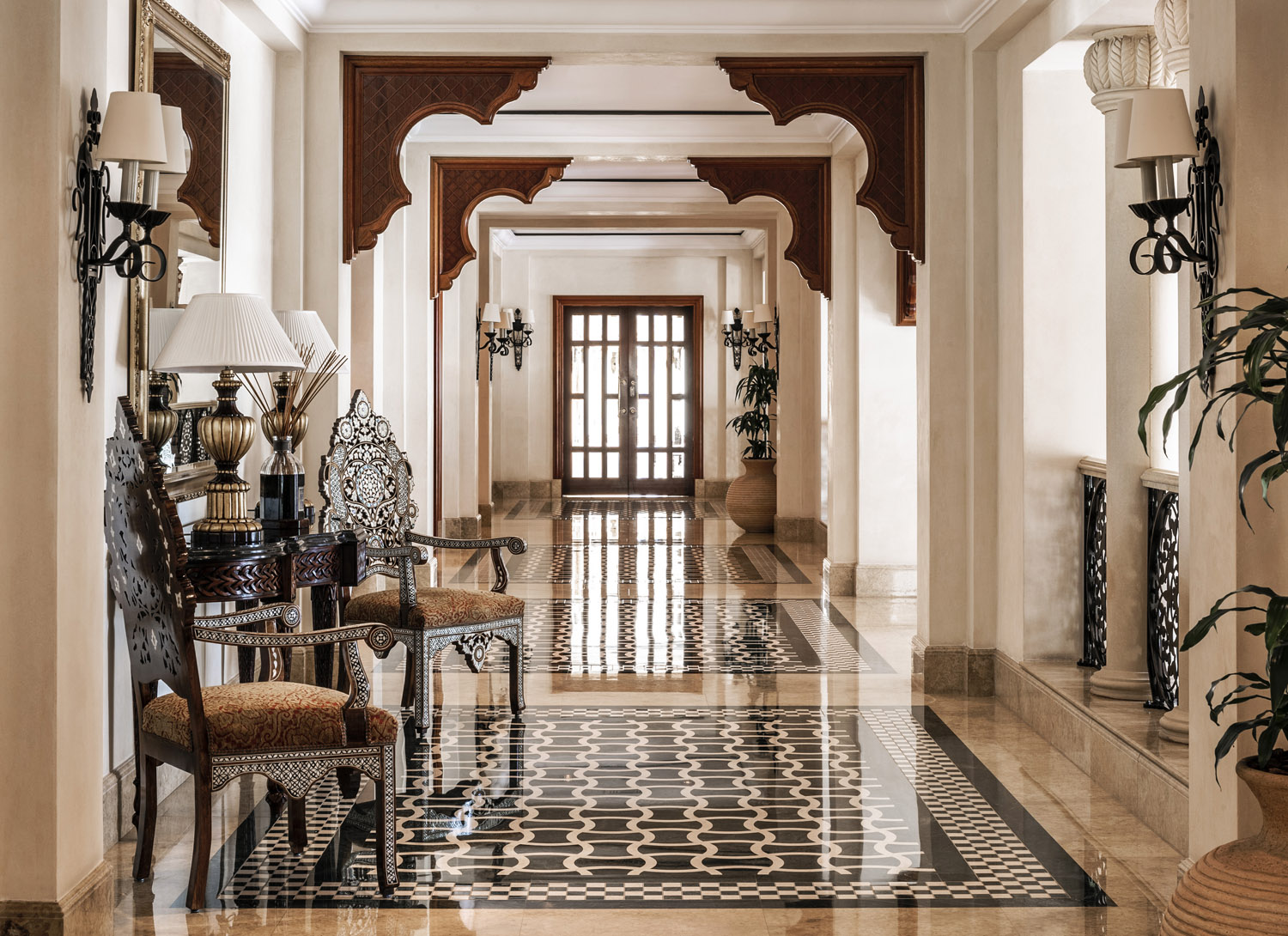 OO_RoyalMirage_Resort_The_Residence_Lobby_Hallway_3942_small