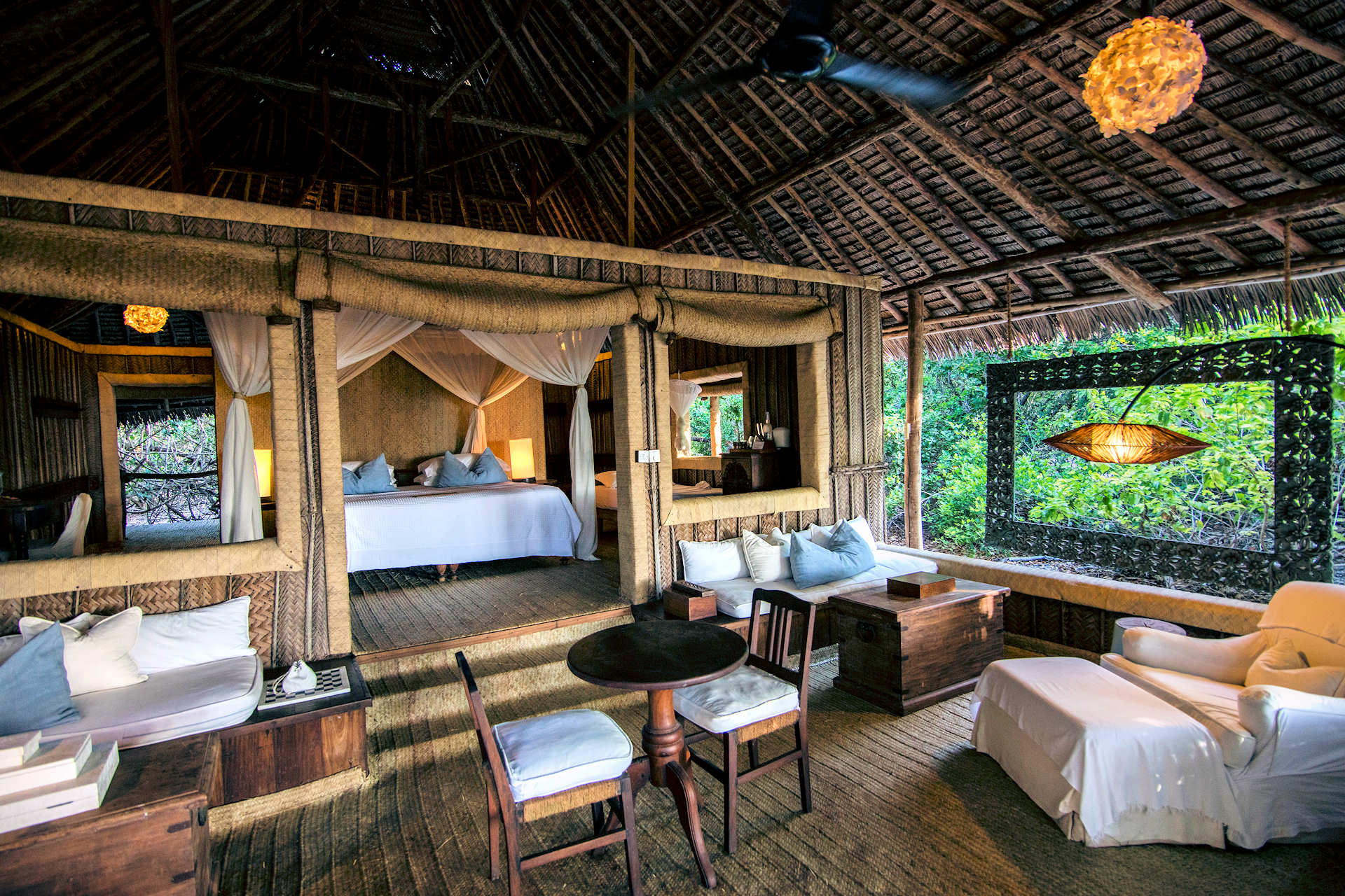 388-veranda-of-guest-banda-