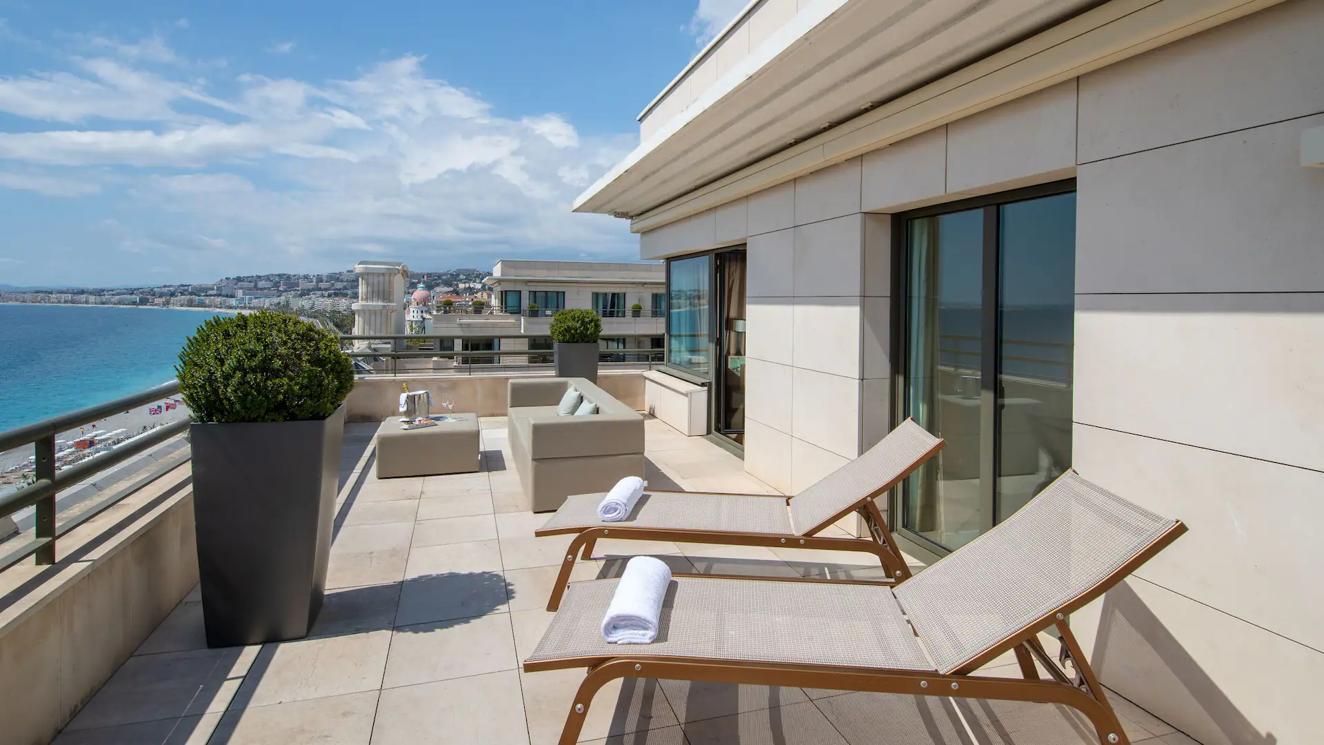NCEHR-P0585-Suite-Panoramique-Transat-Horizontal-Balcony-Se