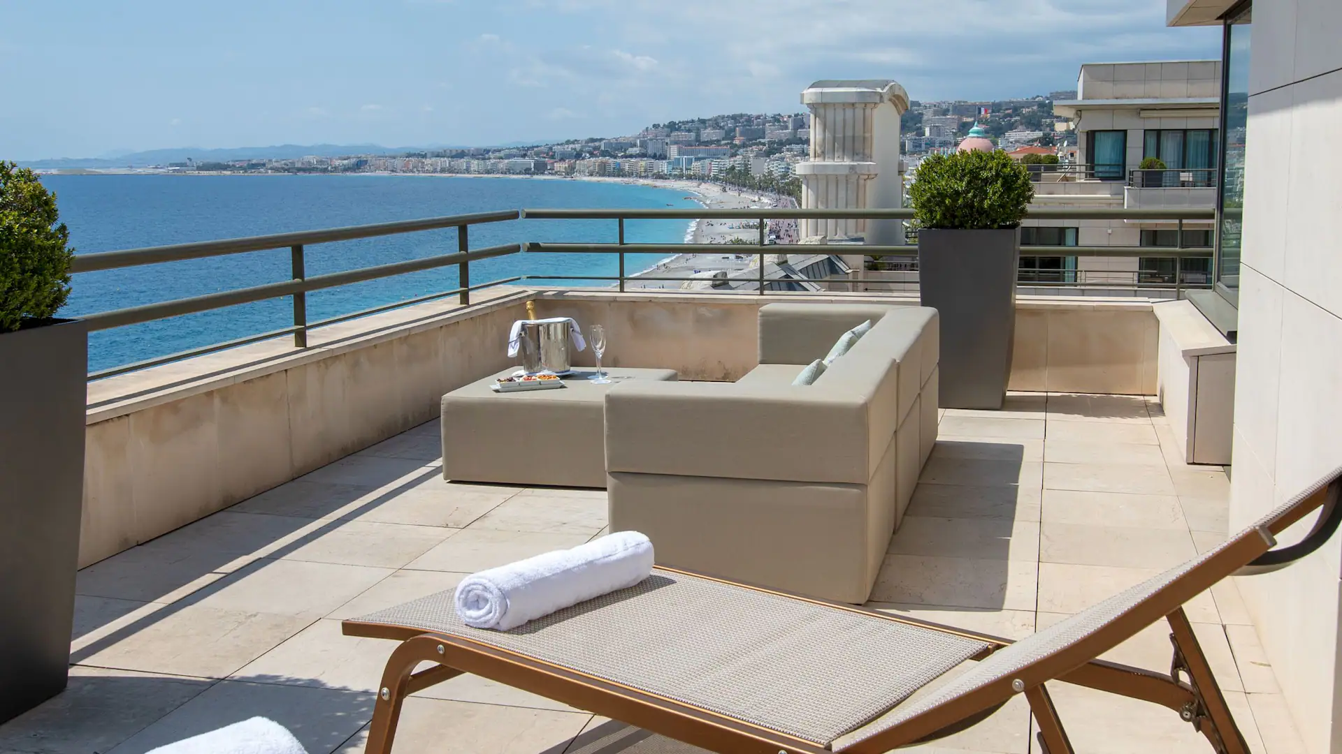 NCEHR-P0586-Suite-Panoramique-Transat-Vertical-Balcony-Ocea