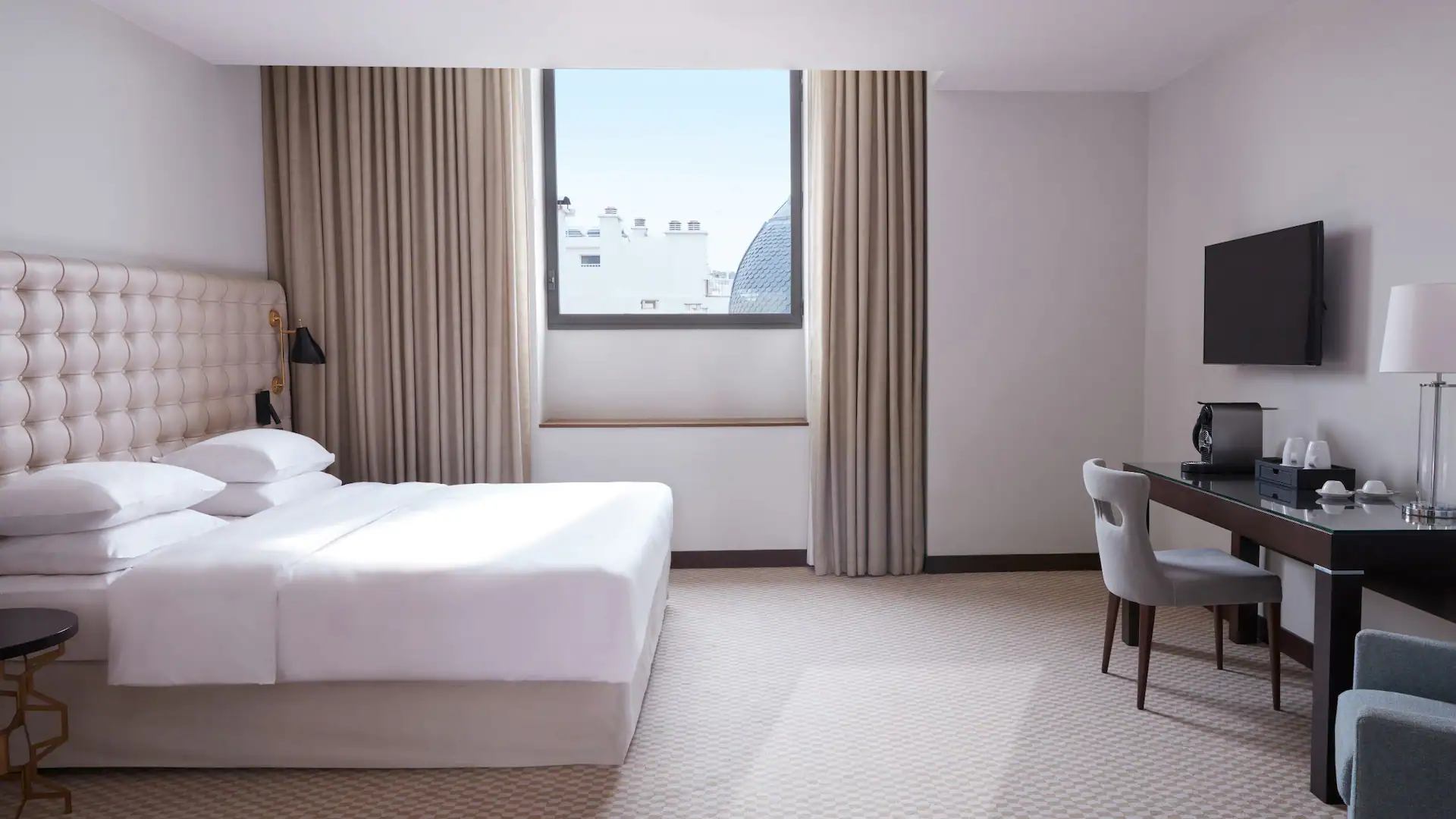 NCEHR-P0646-Regency-Suite-Room.16×9