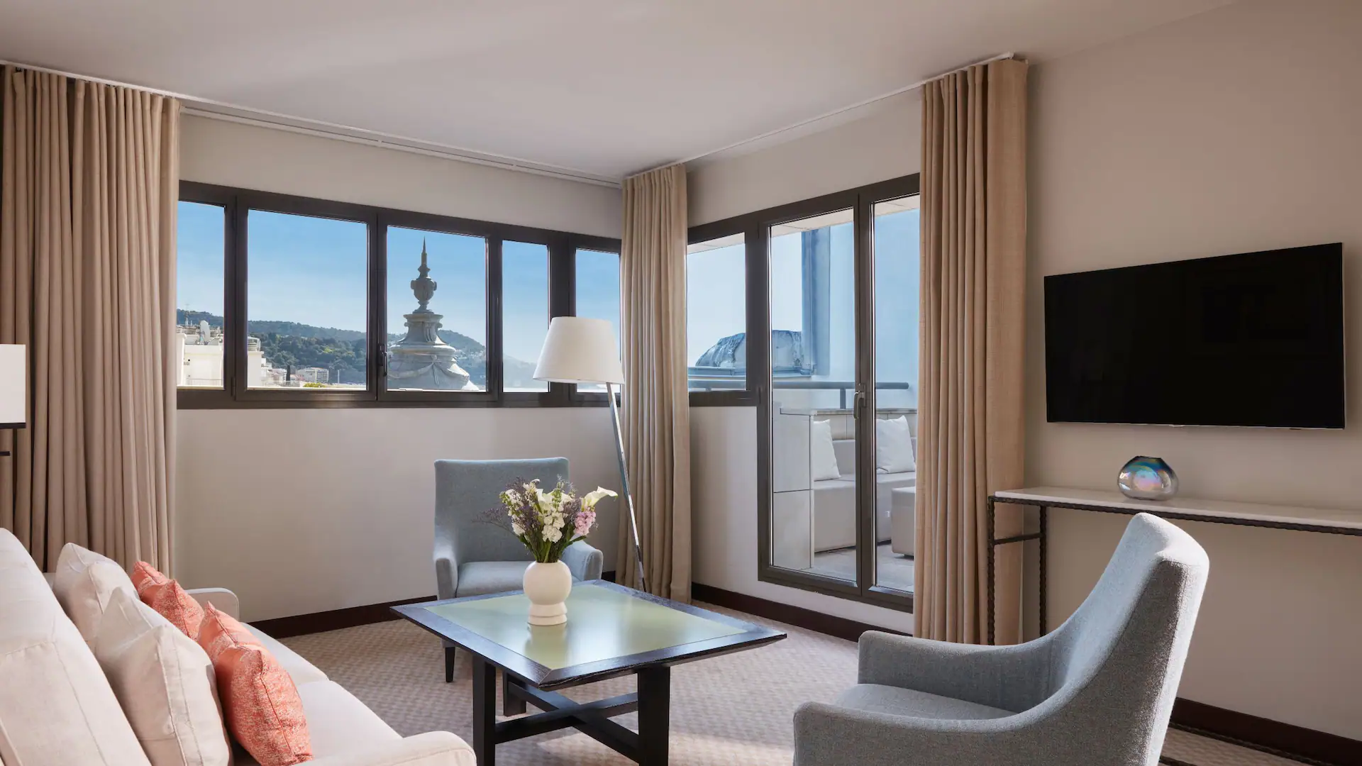 NCEHR-P0658-Regency-Suite-A-Living-Room.16×9