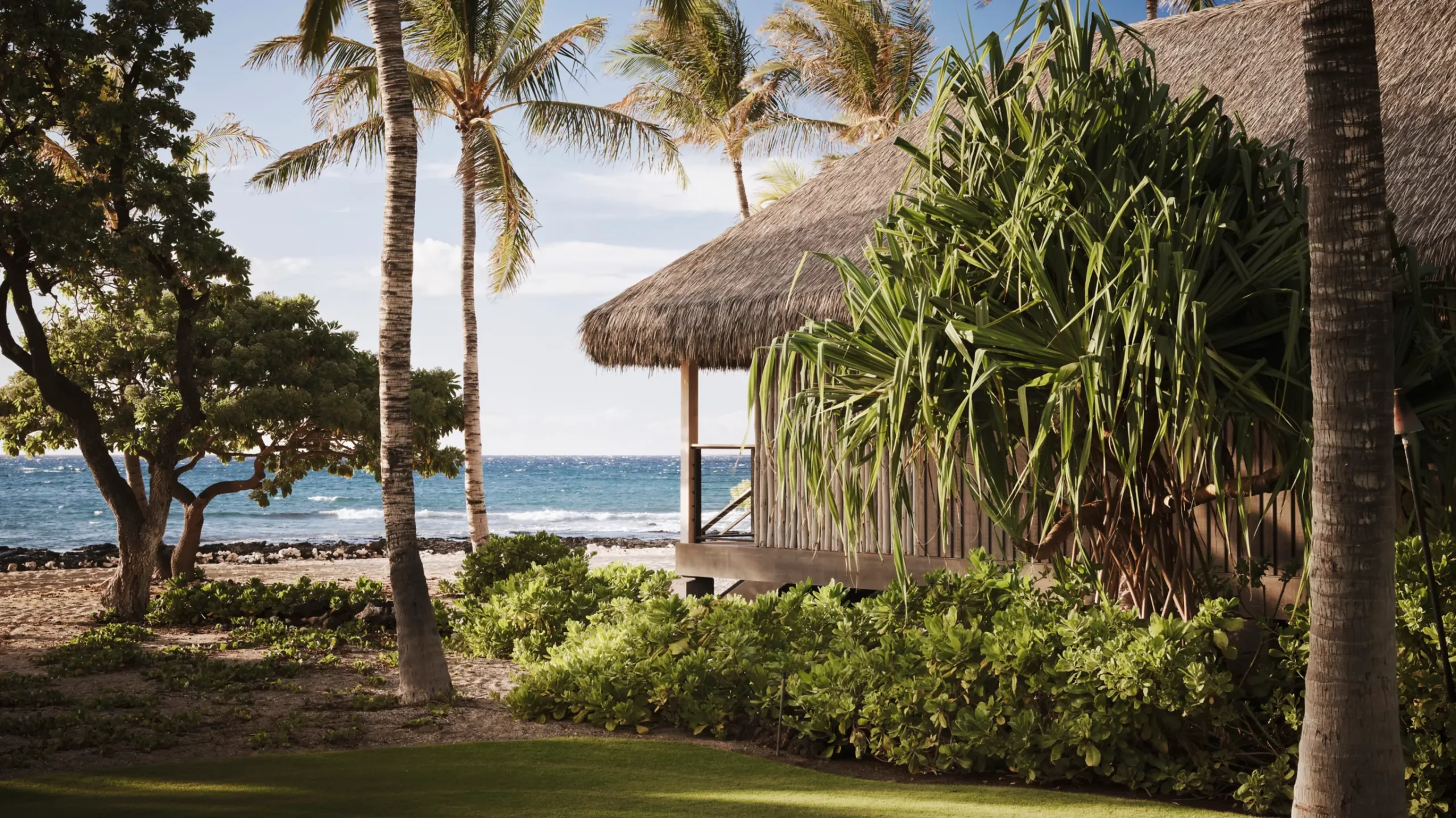 RWKVL_Accommodations_Hale_BeachFront_View_02_WIDE-LARGE-16-9