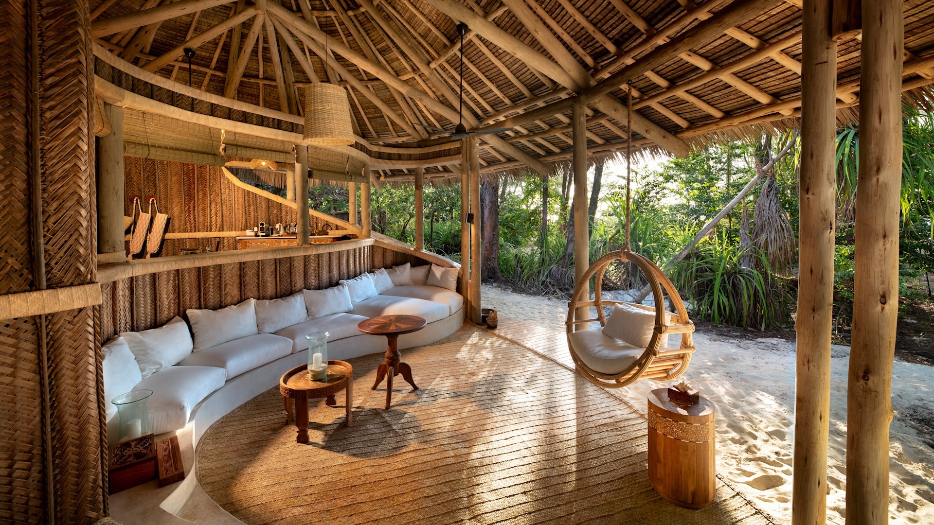 Zanzibar-Mnemba-Island-banda-lounge-1