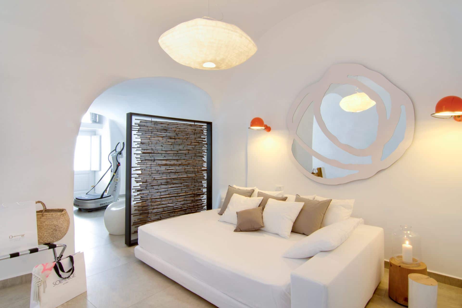 Honeymoon-Living-Room