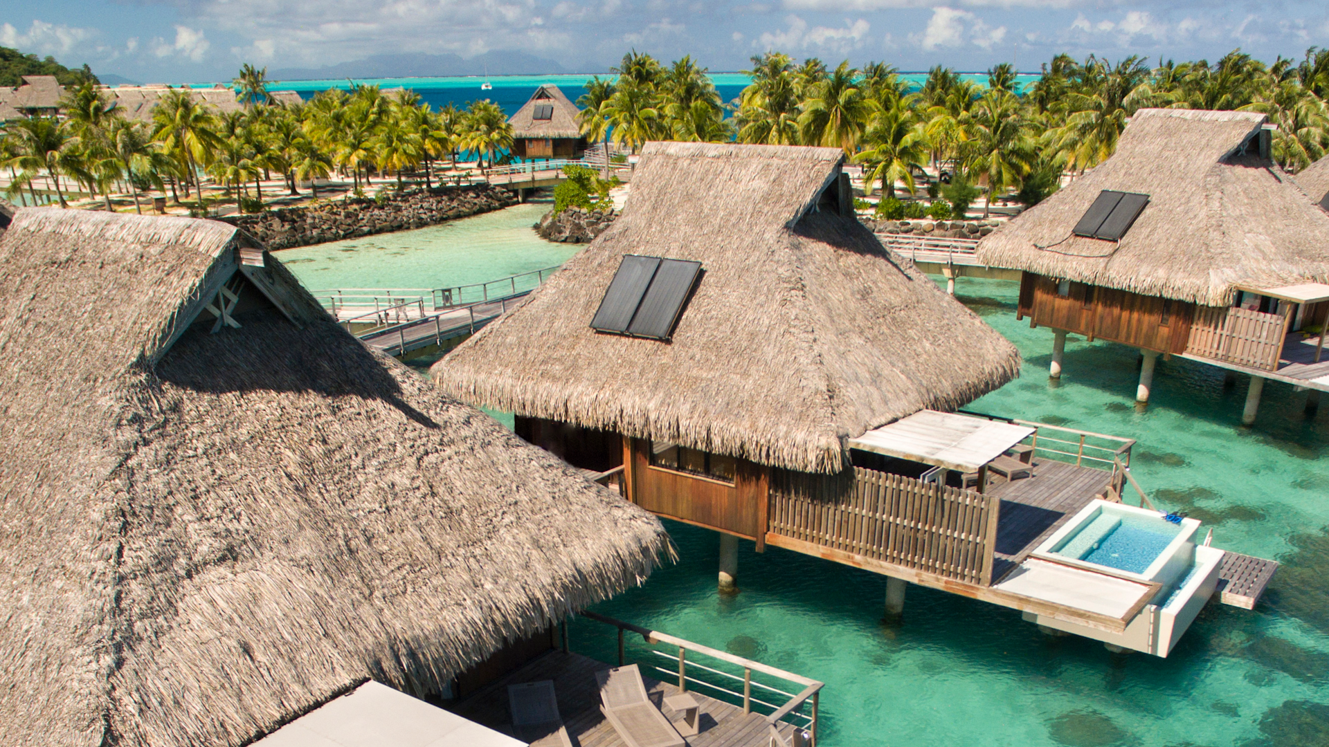 7 Conrad Bora Bora Nui Pool OW 1