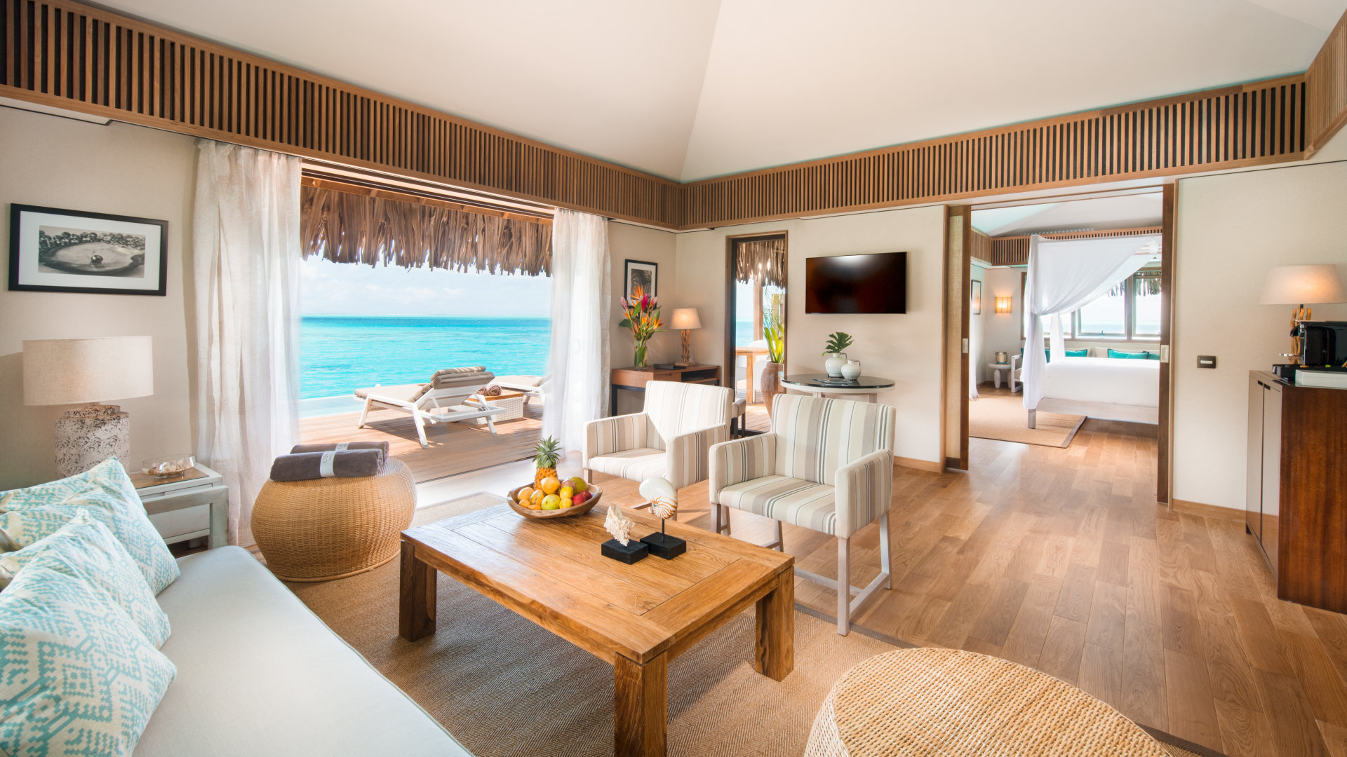 Royal OW – Living Room