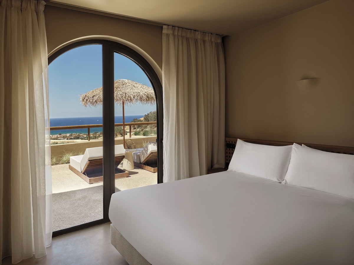 Tella-Thera-Signature-Villa_1