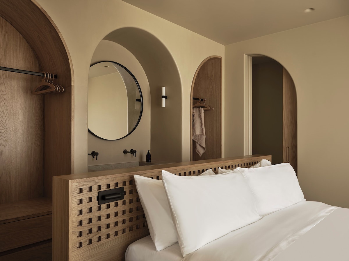 Tella-Thera-Suite_1